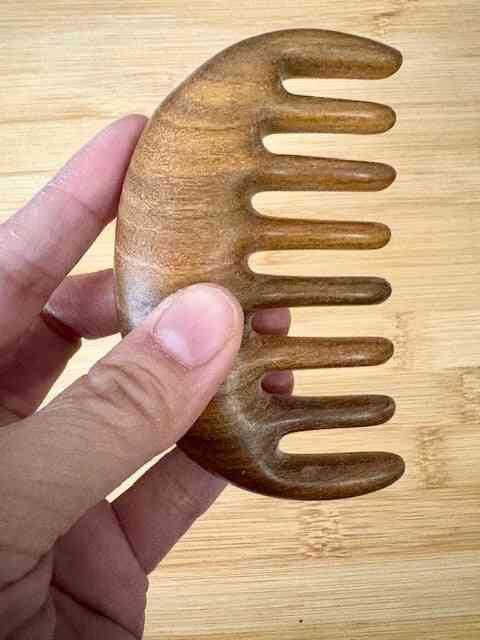 Green Sandalwood Half-Moon Gua Sha Comb