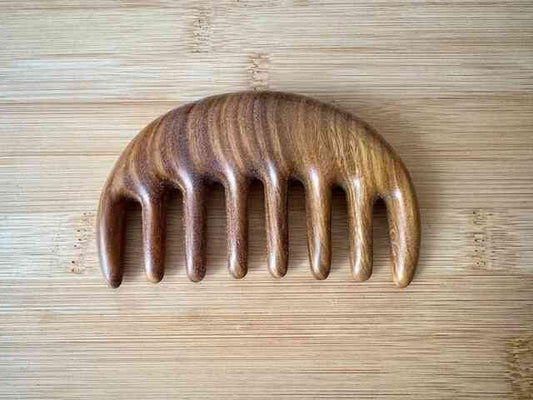 Green Sandalwood Half-Moon Gua Sha Comb
